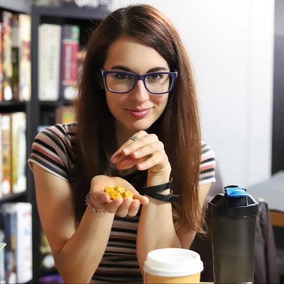 Meet your Posher, Katelyn - Picture 3 of 6